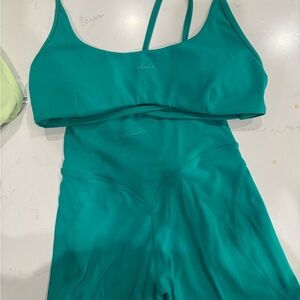 Alphalete Sports Bra and short Set xs top xxs bottoms